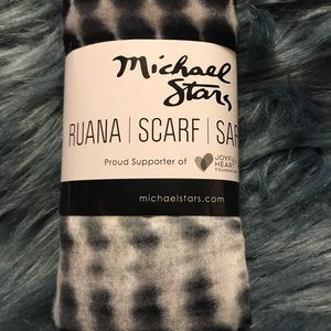 NWT Michael Stars Ruana Scarf Sarong- one Size